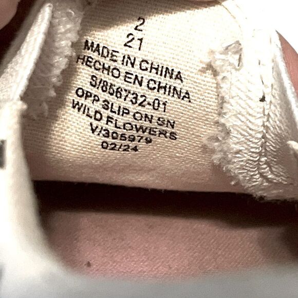 Old Navy Girls Slip On Wild Flowers Sneakers - Picture 7 of 7